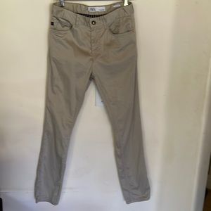 Zara skinny chino pants for men. Size US 30 in great condition in Beige
